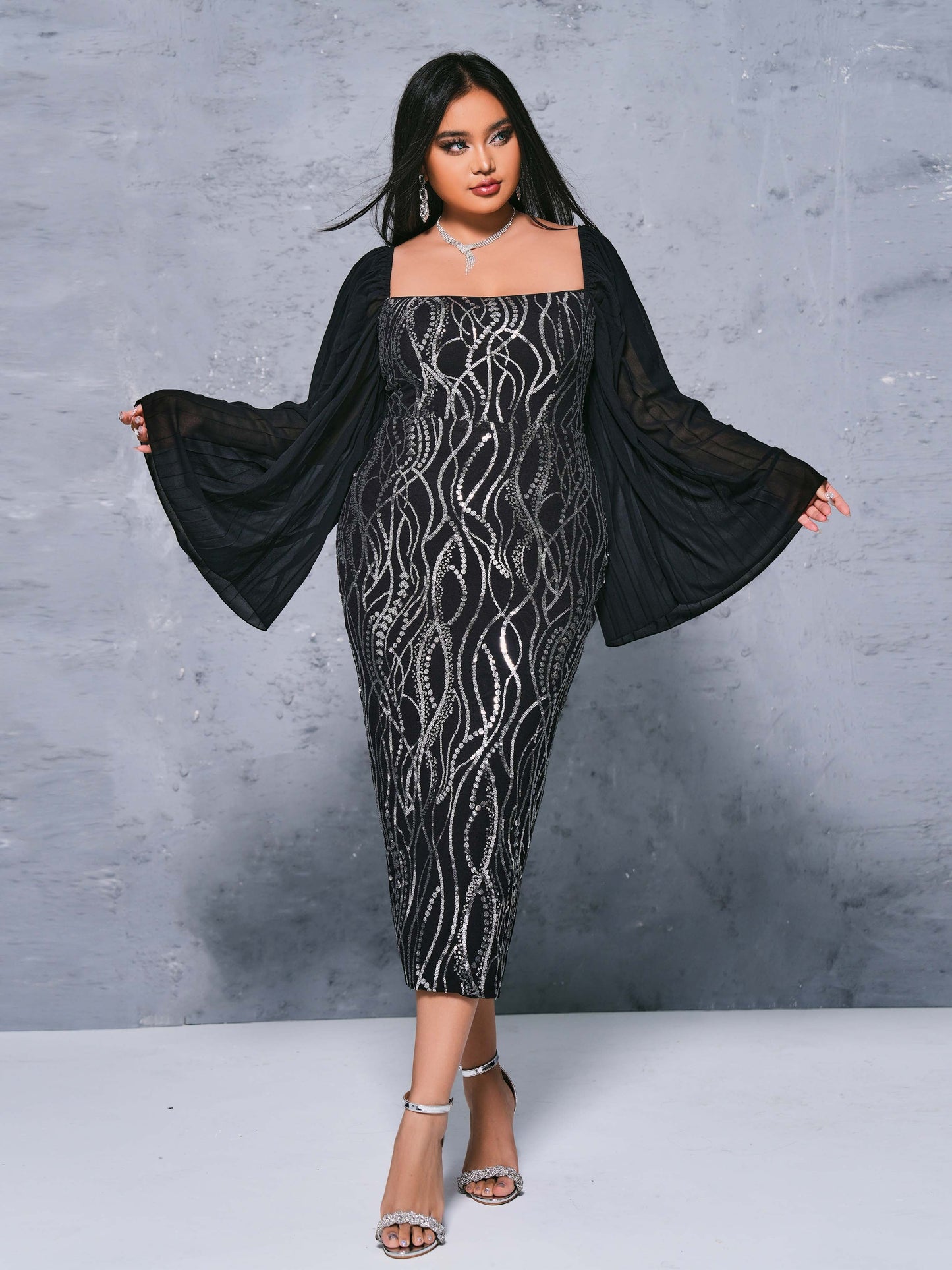 プラスパネルスリーブスパンコールミディドレス