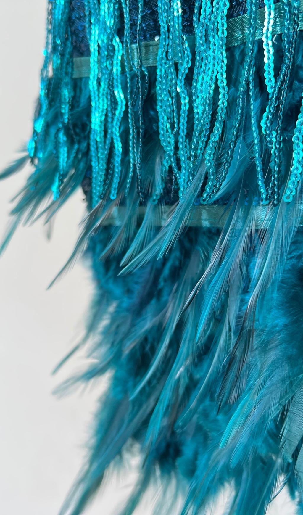 エメラルドタッセルフェザーミニドレス