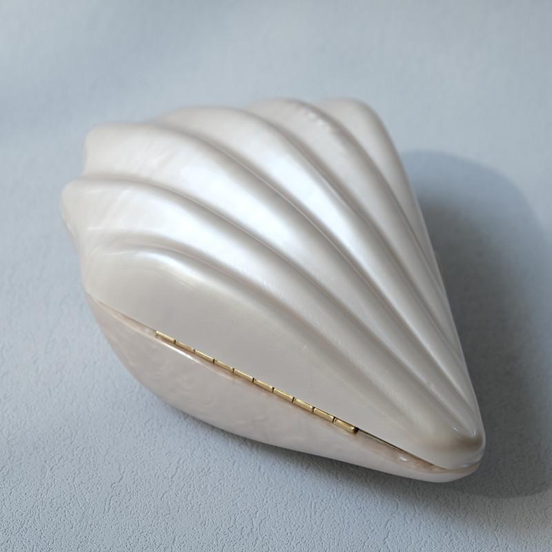 Shell | Pearl Bridal Clutch