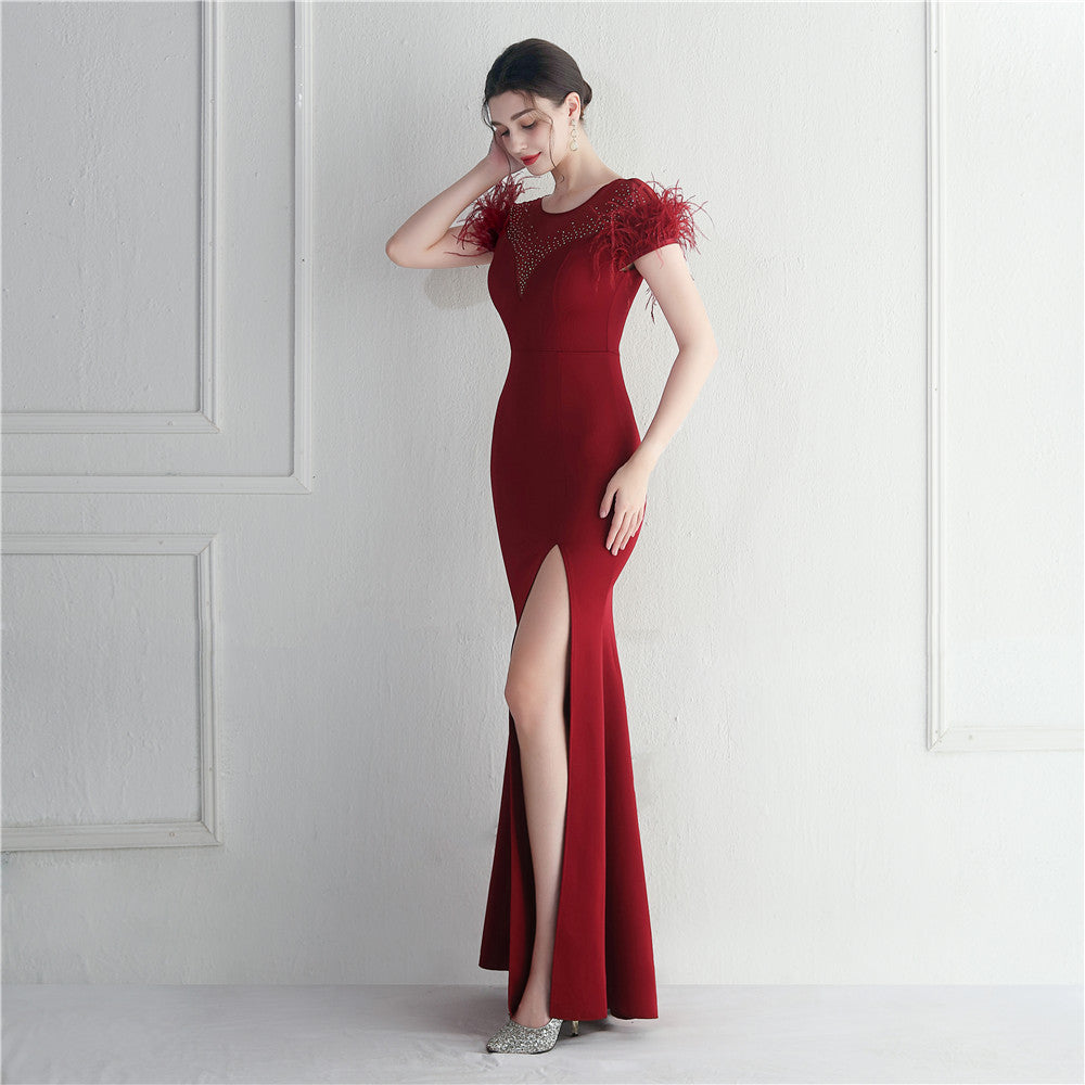 ラインストーン装飾のフェザーフォーマルドレス