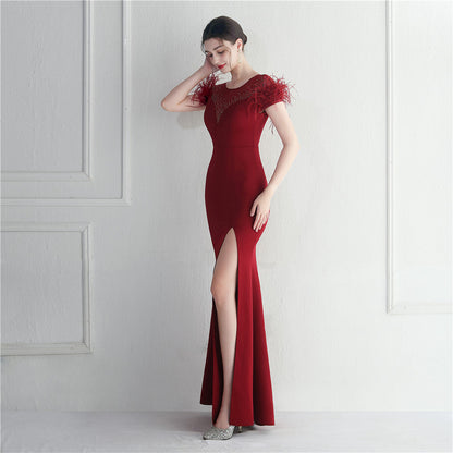 ラインストーン装飾のフェザーフォーマルドレス