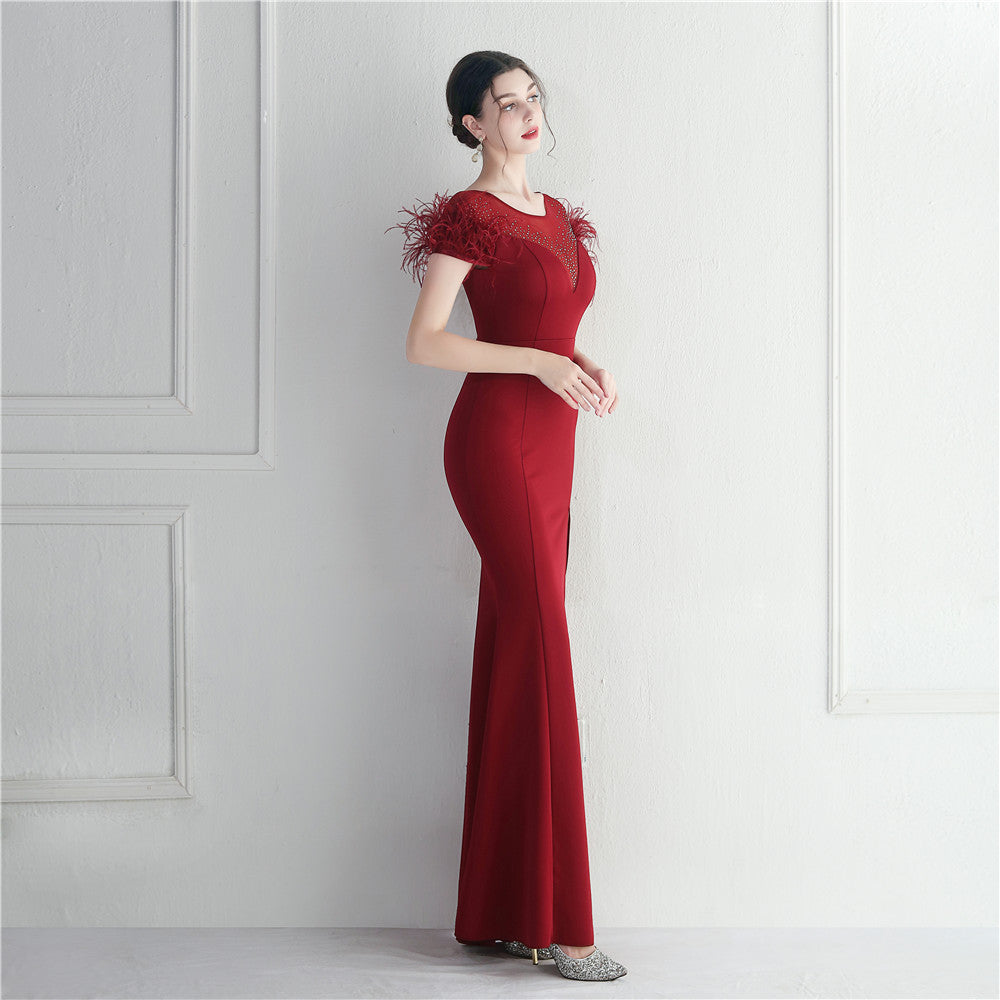 ラインストーン装飾のフェザーフォーマルドレス