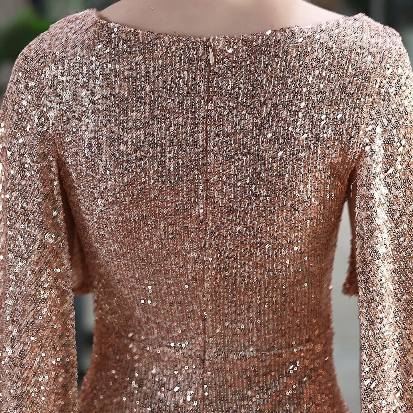 Abito formale con ali d'angelo 