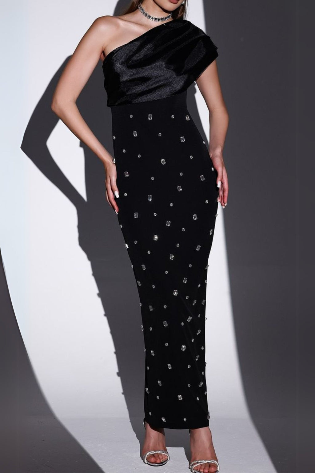 one-shoulder crystal-embellished Bandage maxi dress in black