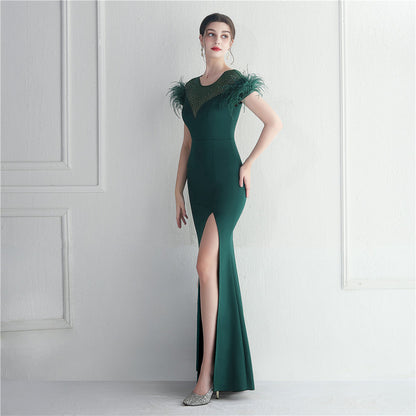 ラインストーン装飾のフェザーフォーマルドレス