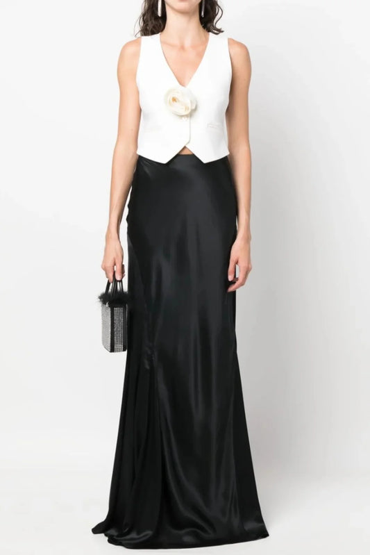 3d flower sleeveless vest top in white