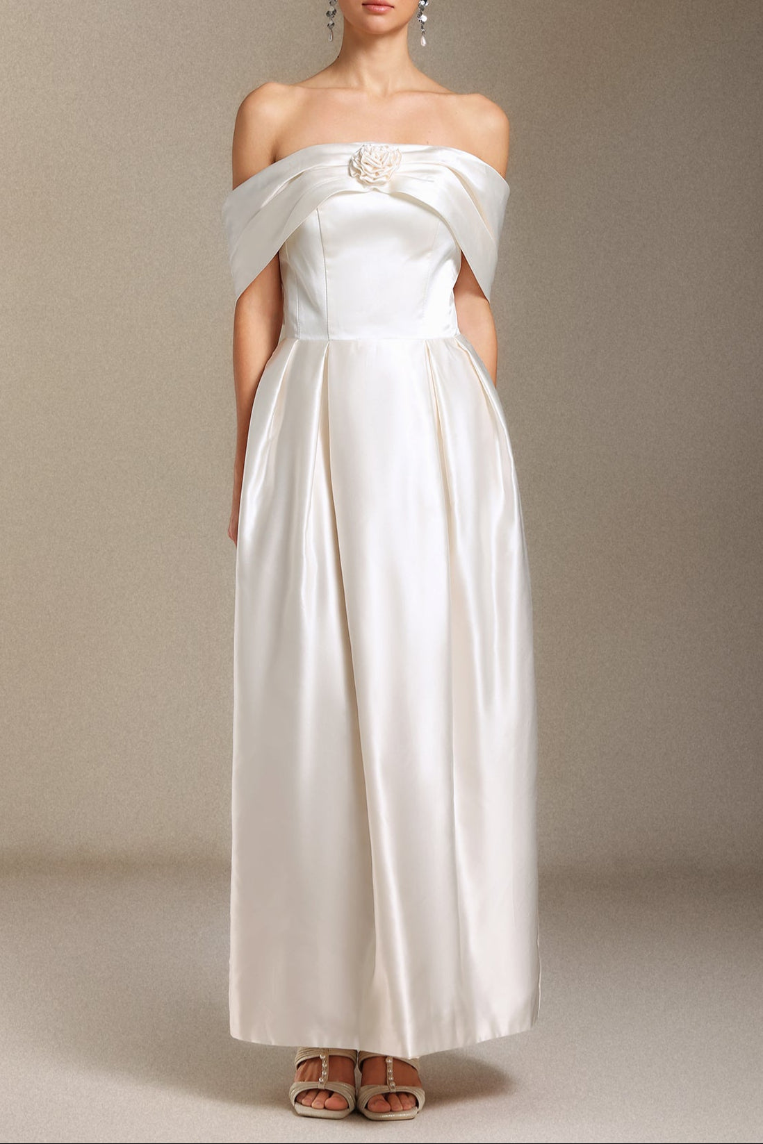 donna Bare shoulders Flower cylinder maxi dress in white