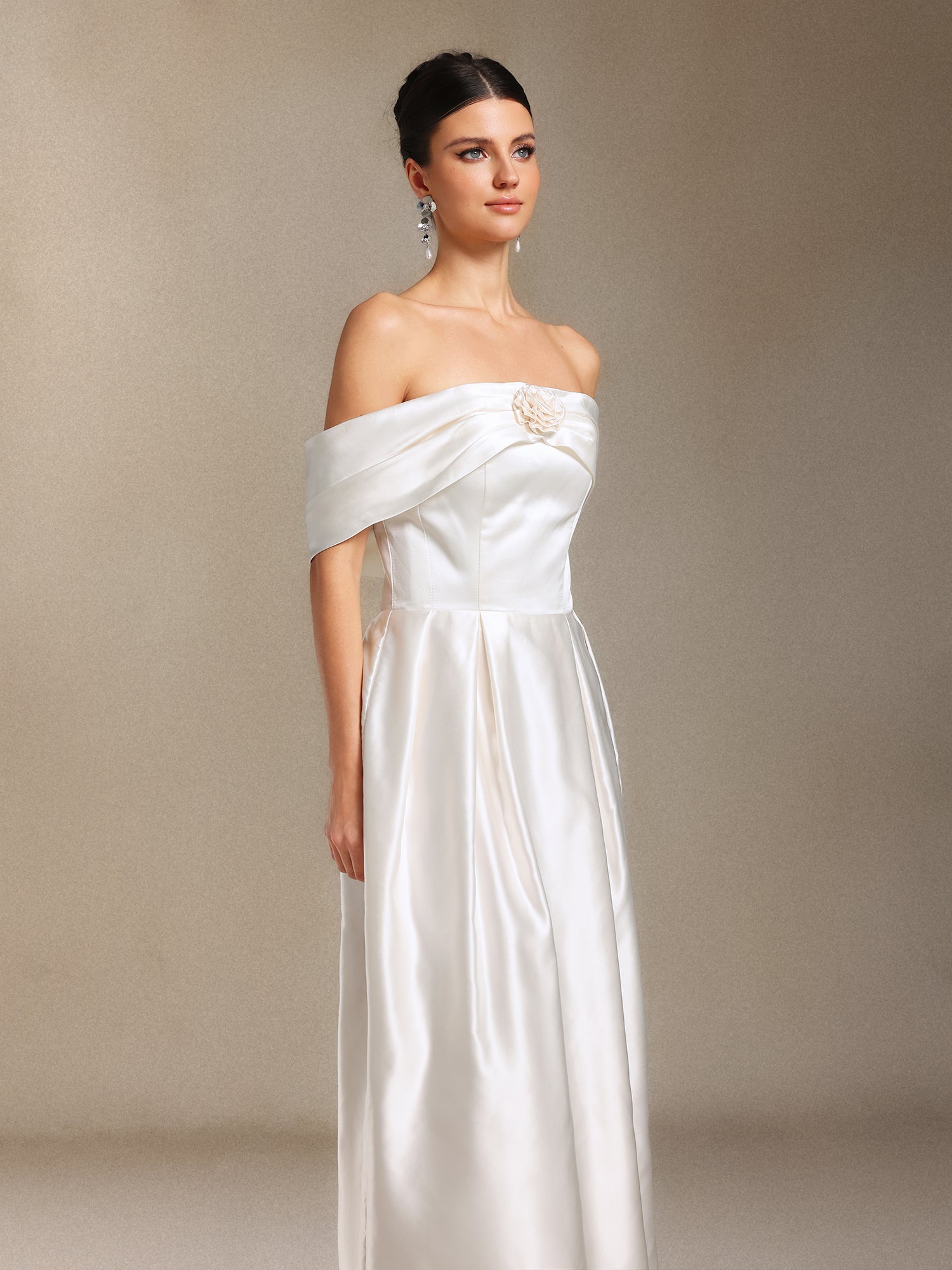 donna Bare shoulders Flower cylinder maxi dress in white