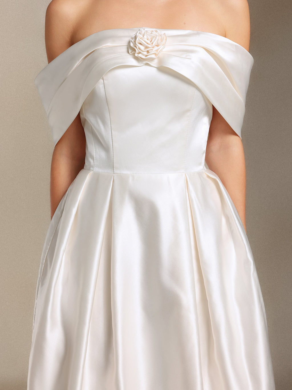 donna Bare shoulders Flower cylinder maxi dress in white