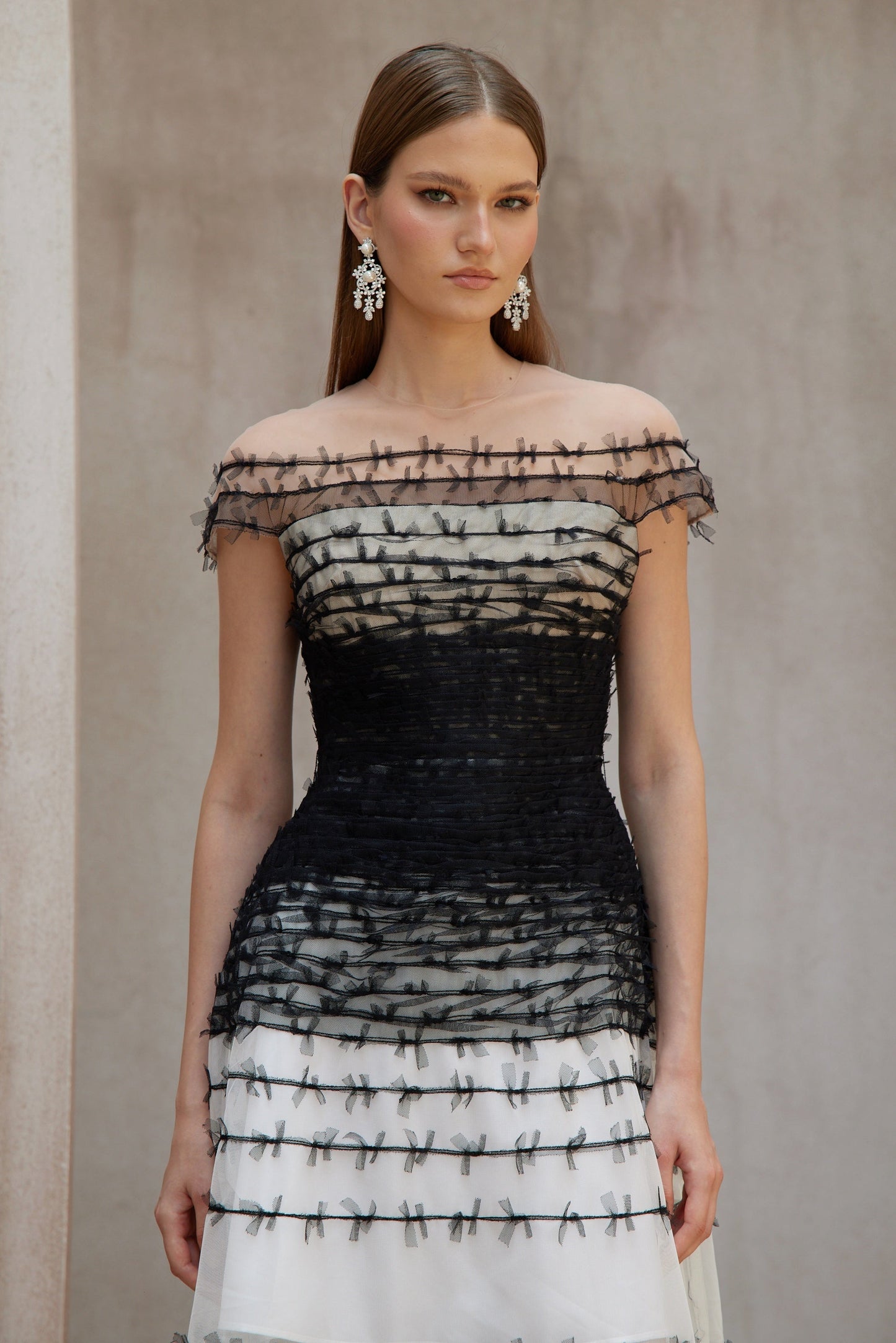 ジェニファー オフショルダー レース刺繍 ホロー マキシドレス（ブラック）