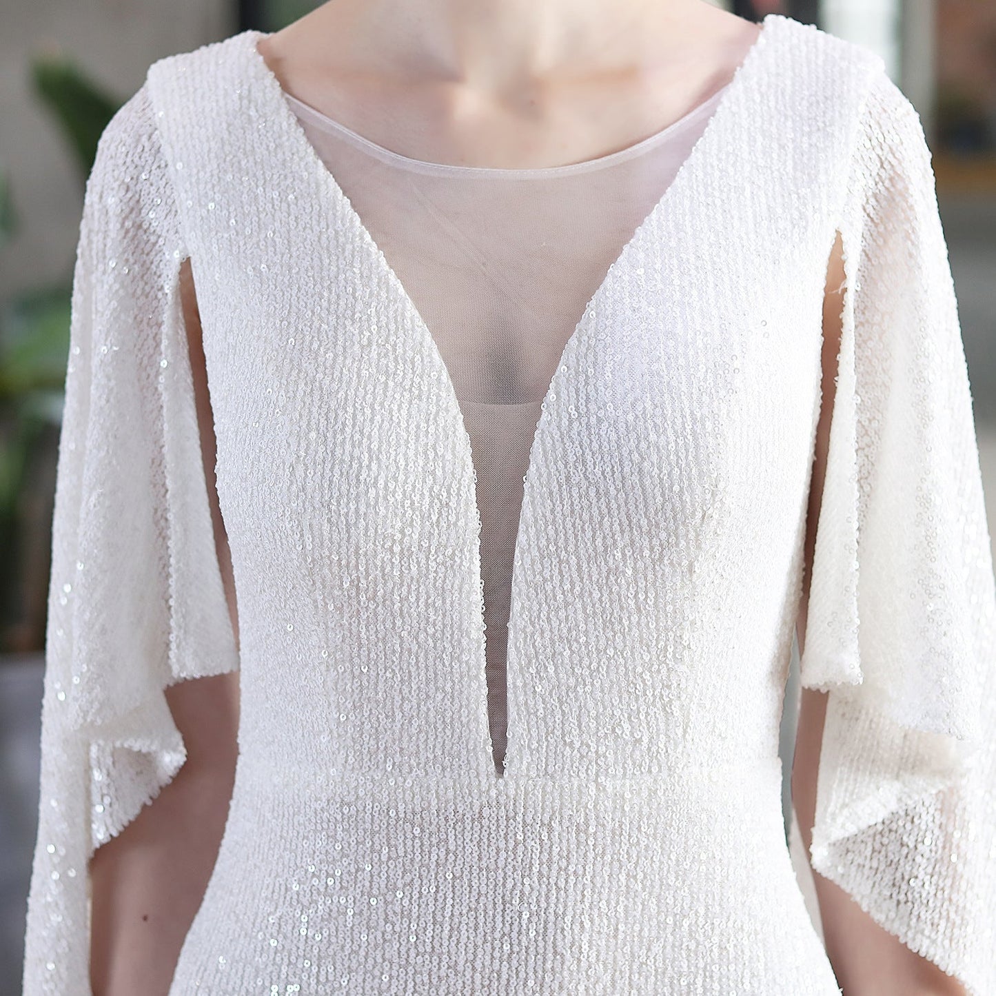 Abito formale con ali d'angelo 