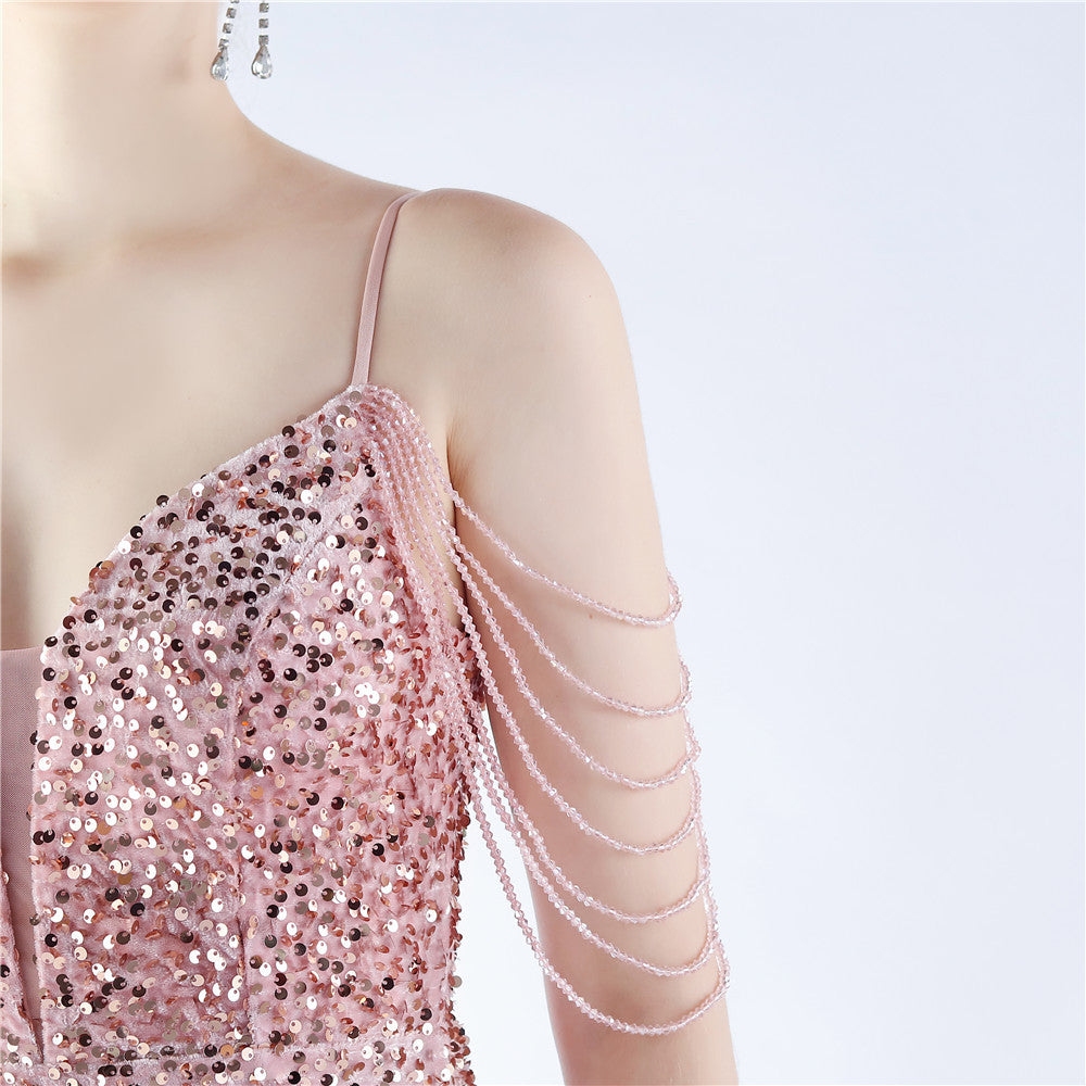 ベルベットの裏地と手作業でビーズをあしらったフォーマルドレス