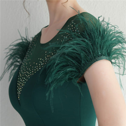 ラインストーン装飾のフェザーフォーマルドレス