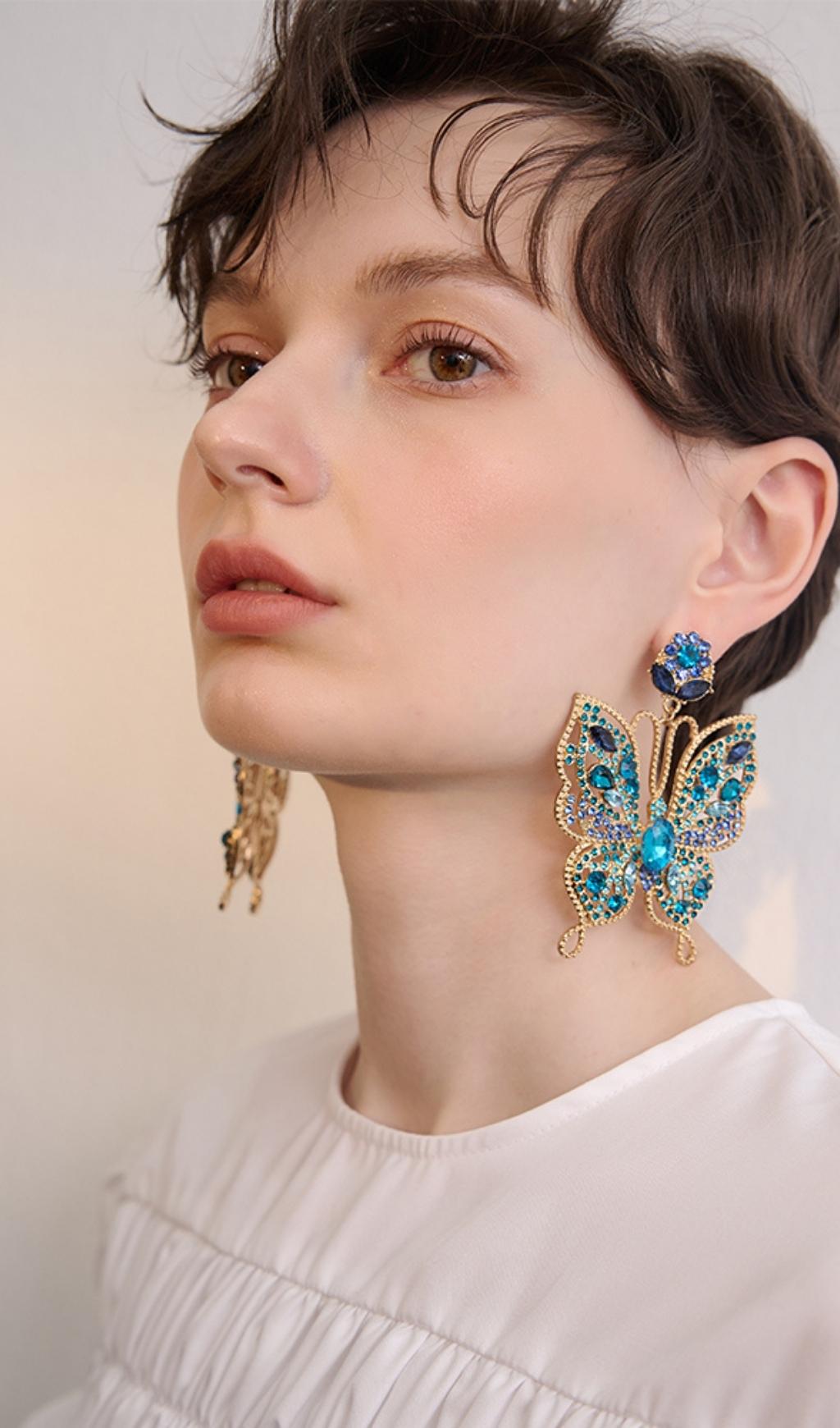 バタフライイヤリング