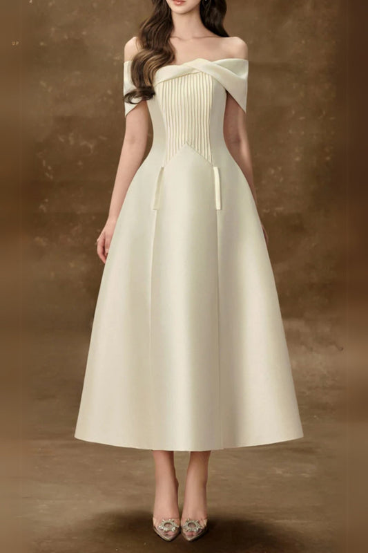 ヘベラ Aライン オフショルダー ミディドレス（クリーム色）