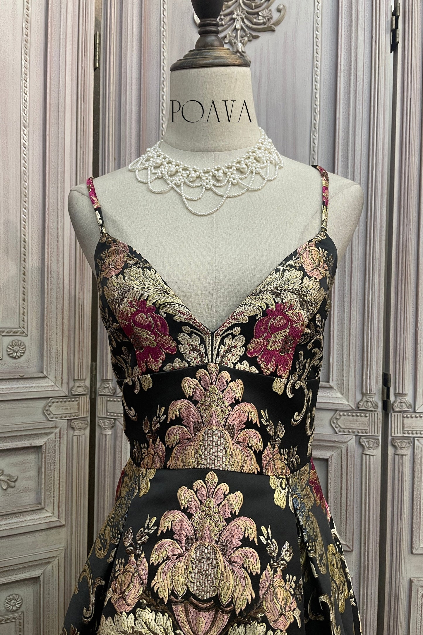 サテンブラックミニドレス