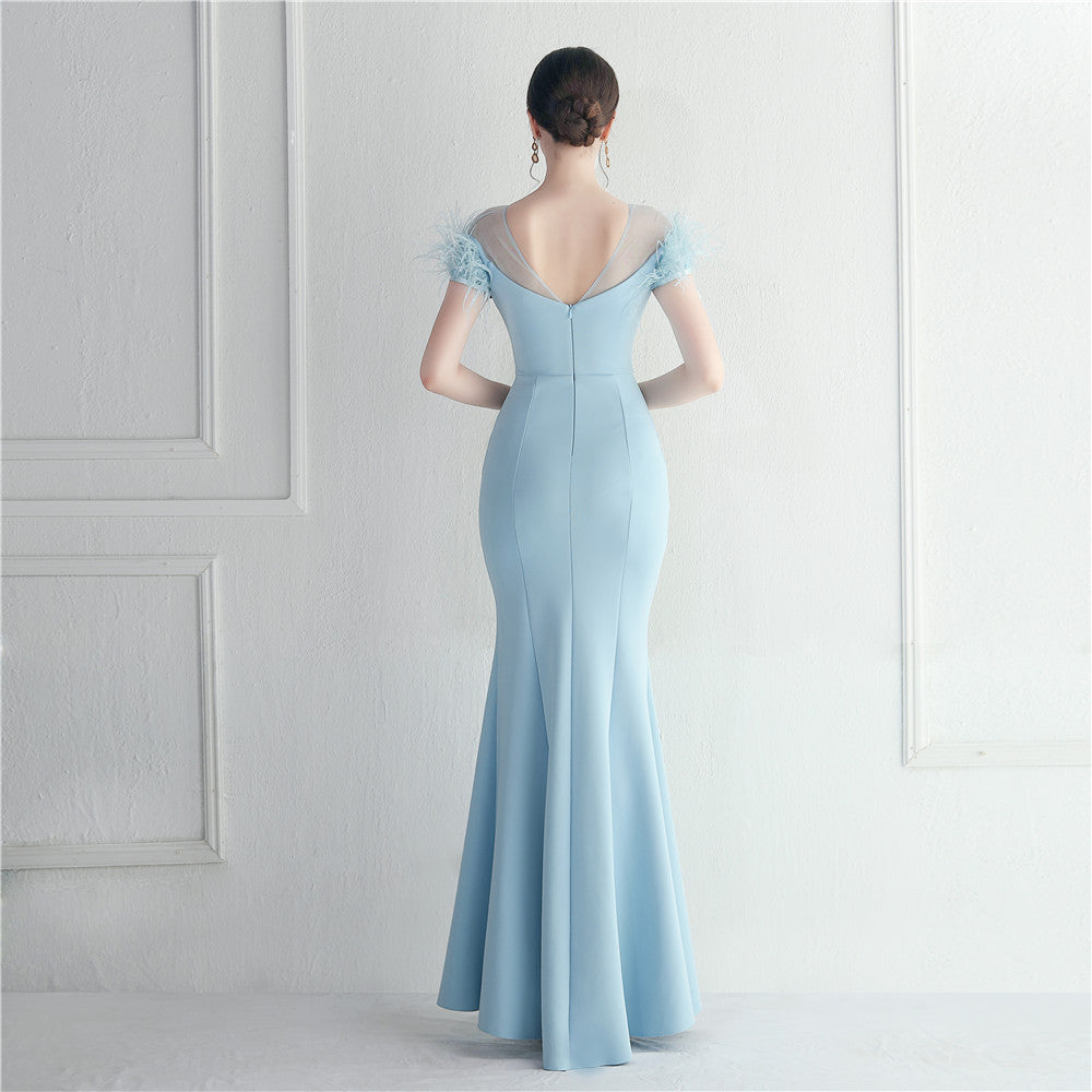 ラインストーン装飾のフェザーフォーマルドレス