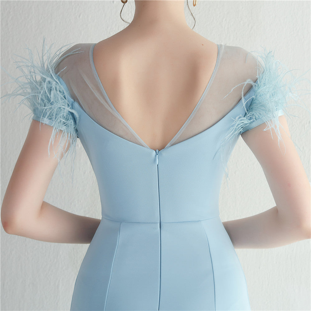 ラインストーン装飾のフェザーフォーマルドレス