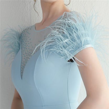 ラインストーン装飾のフェザーフォーマルドレス