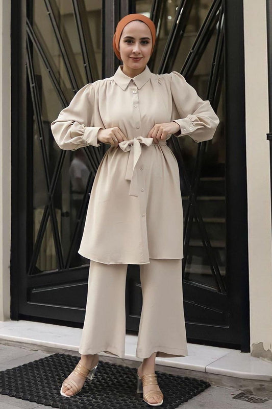 長袖シャツとパンツの2点セット