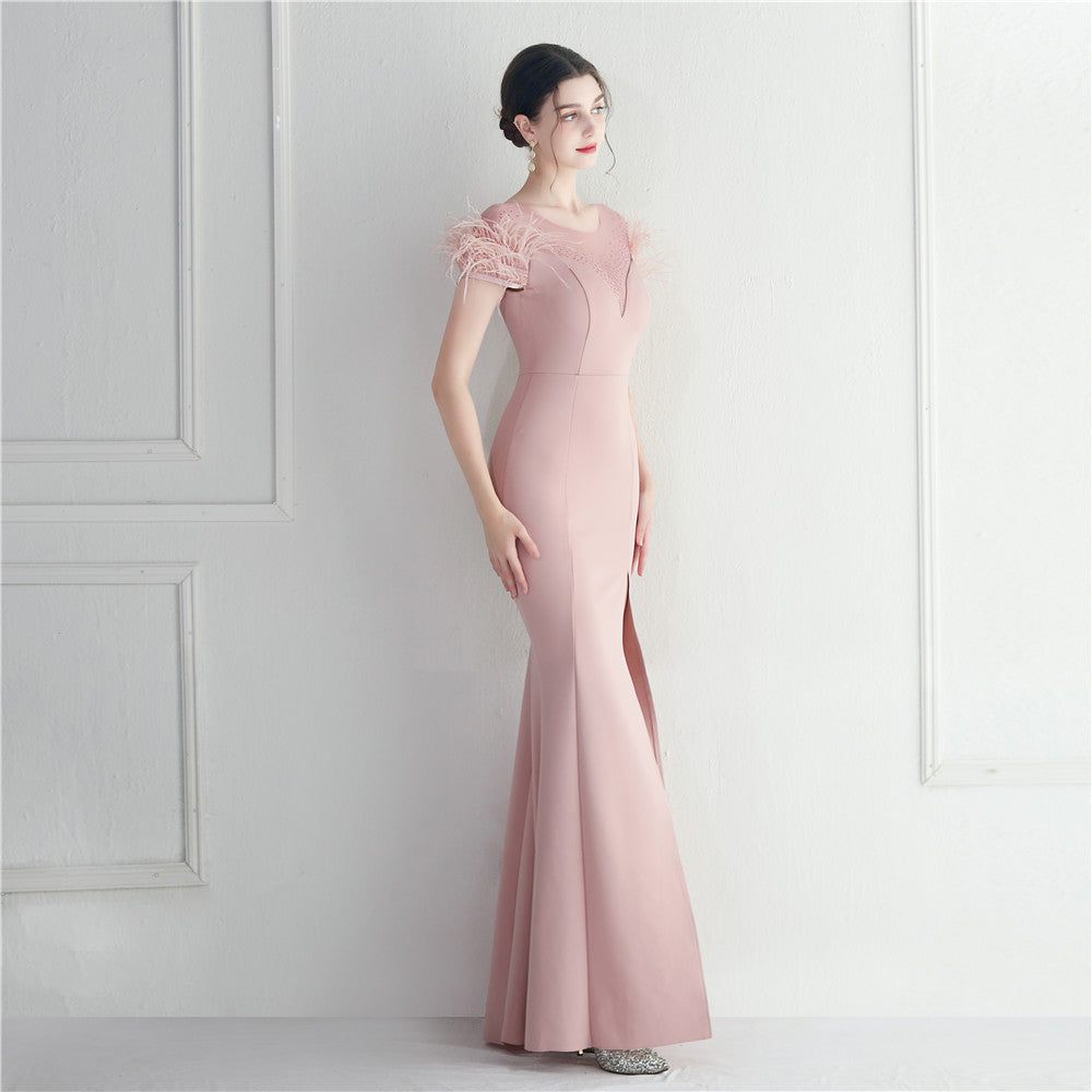 ラインストーン装飾のフェザーフォーマルドレス