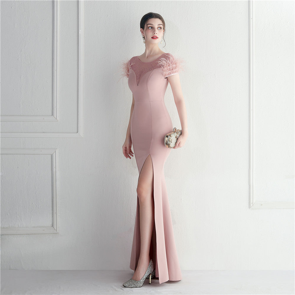 ラインストーン装飾のフェザーフォーマルドレス