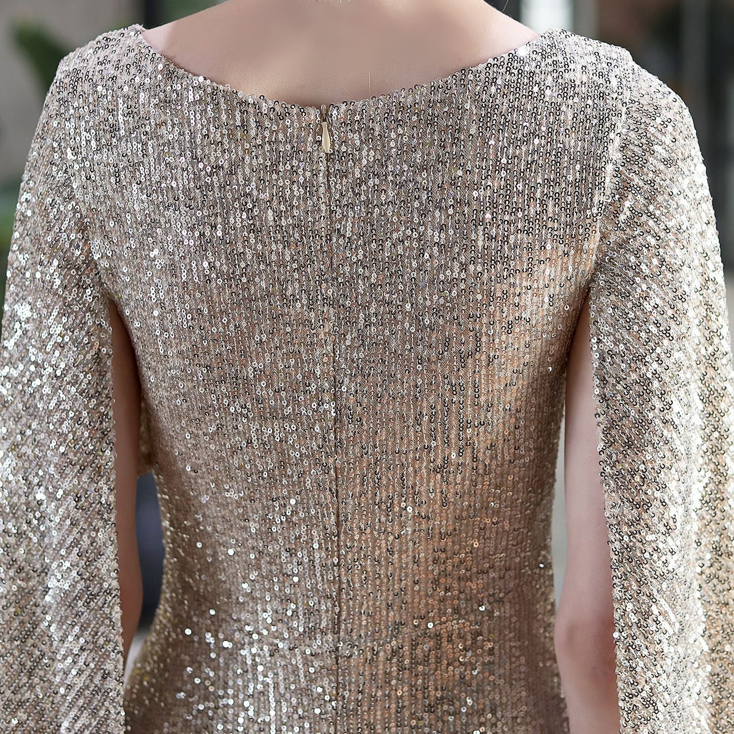 Abito formale con ali d'angelo 