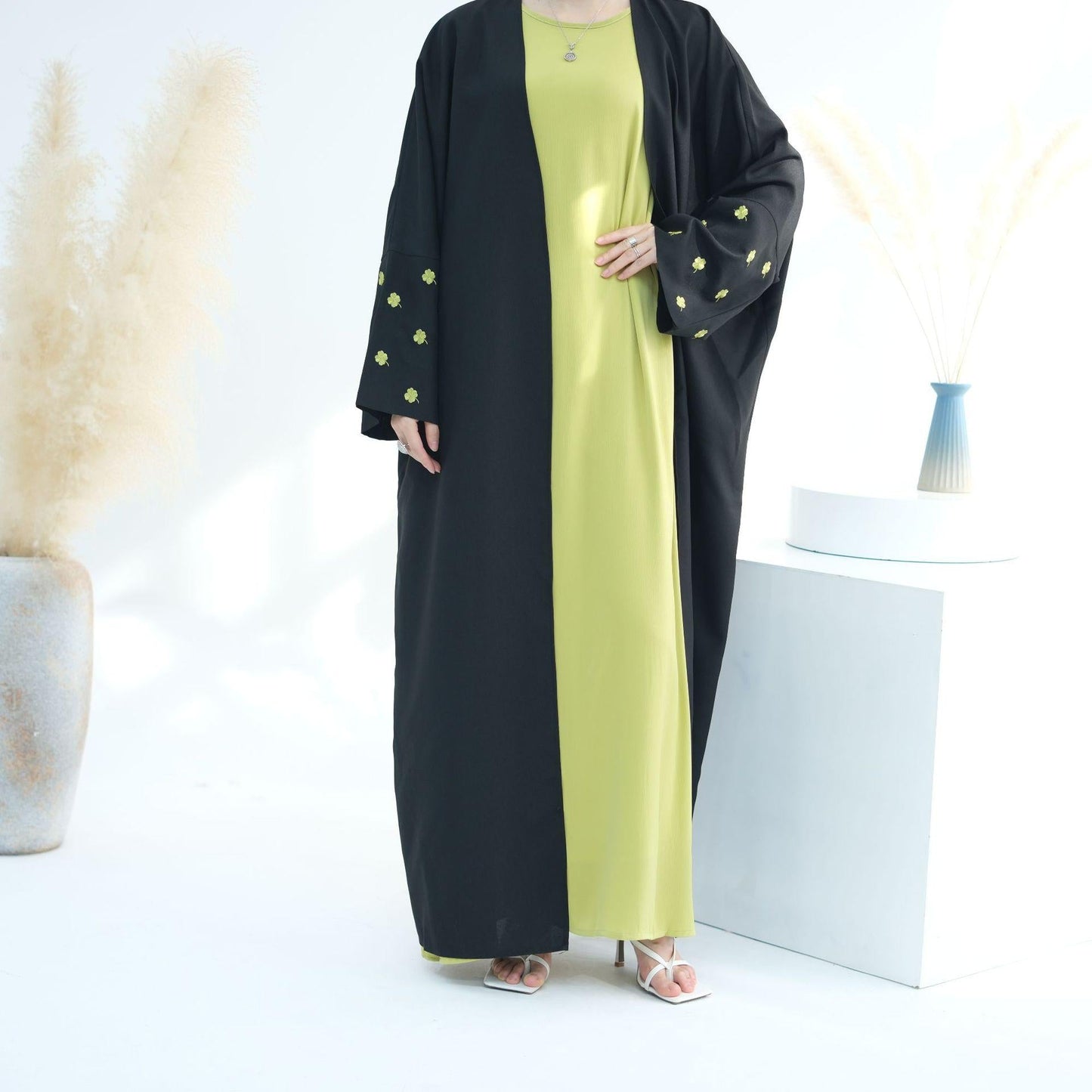 Four-leaf Clover Embroidered Elegant Cardigan