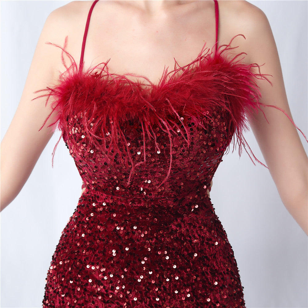 ベルベットの裏地と手作業でビーズをあしらったフォーマルドレス