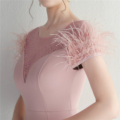 ラインストーン装飾のフェザーフォーマルドレス