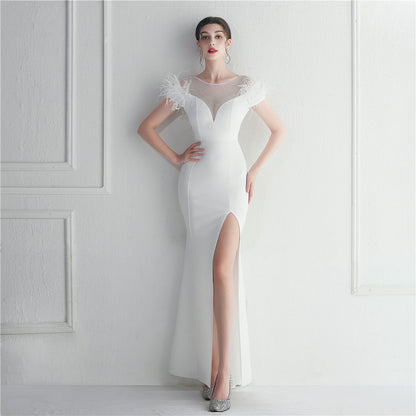 ラインストーン装飾のフェザーフォーマルドレス