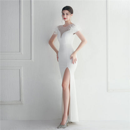 ラインストーン装飾のフェザーフォーマルドレス