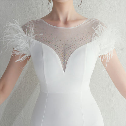 ラインストーン装飾のフェザーフォーマルドレス