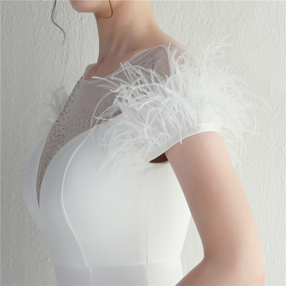 ラインストーン装飾のフェザーフォーマルドレス