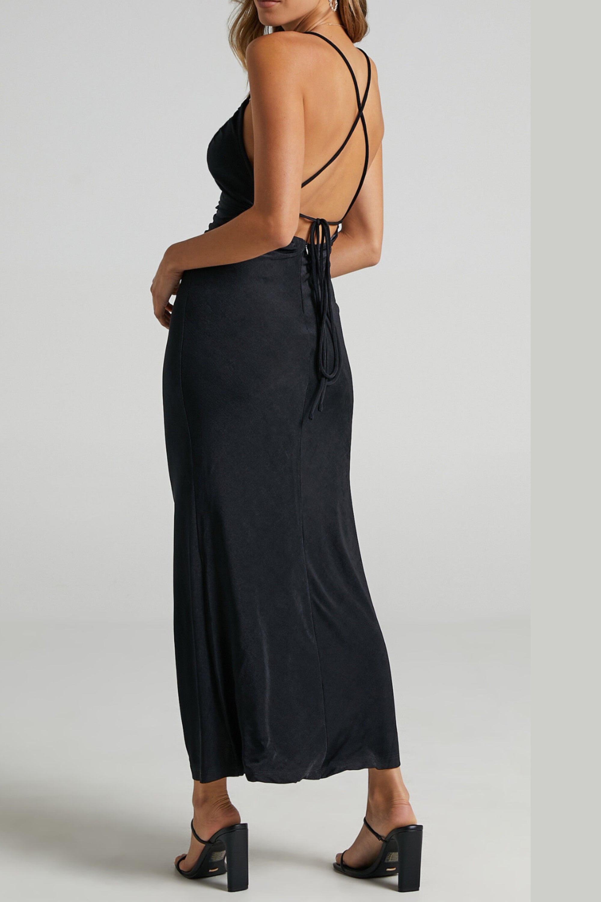 v-neckline pleated bodycon maxi dress in black