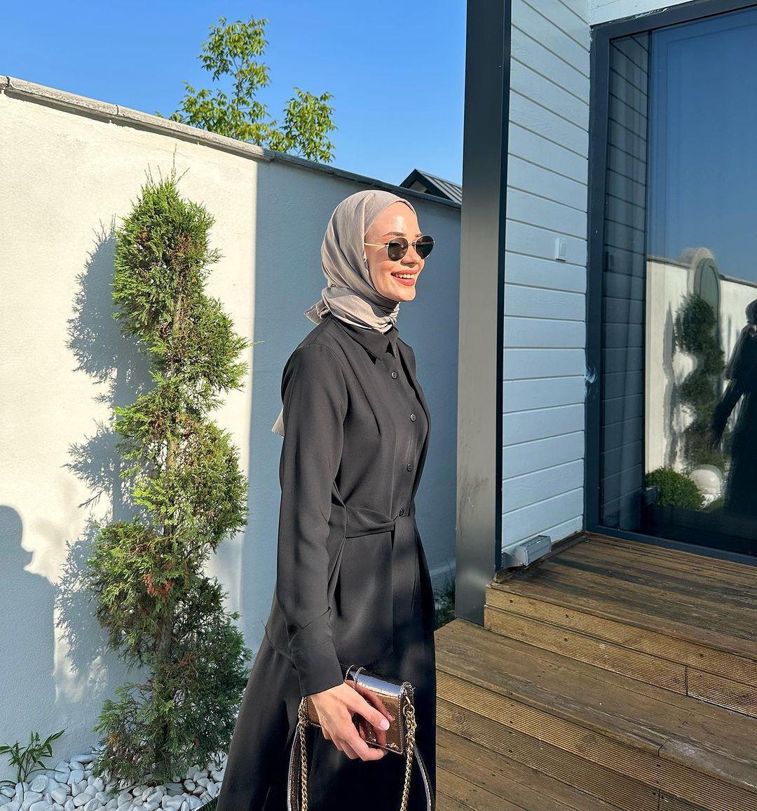 長袖レースアップシャツとドレスの2点セット