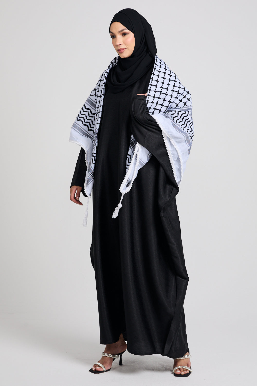 Premium Keffiyeh Scarf With Pom Pom- Black And White