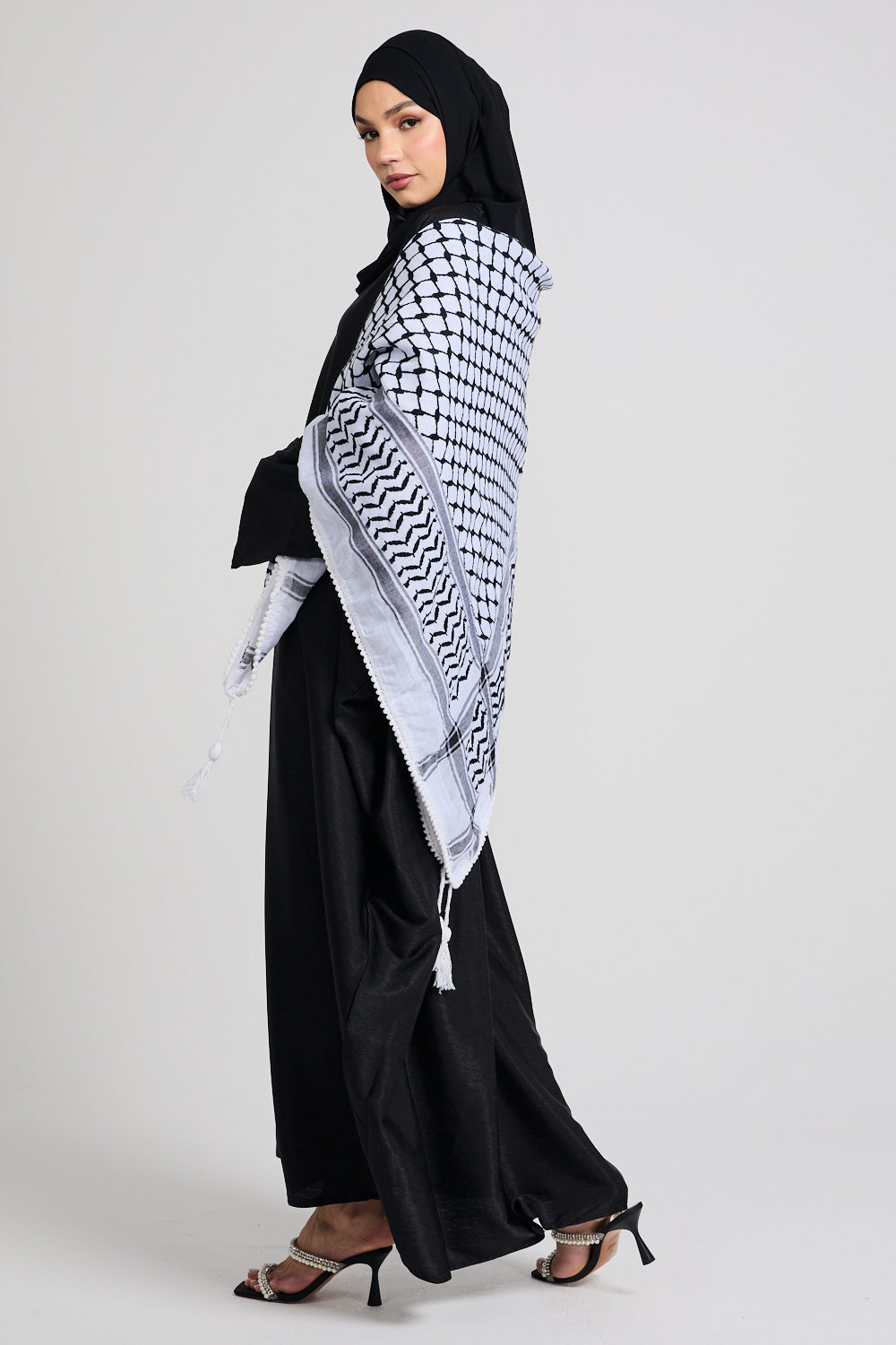 Premium Keffiyeh Scarf With Pom Pom- Black And White