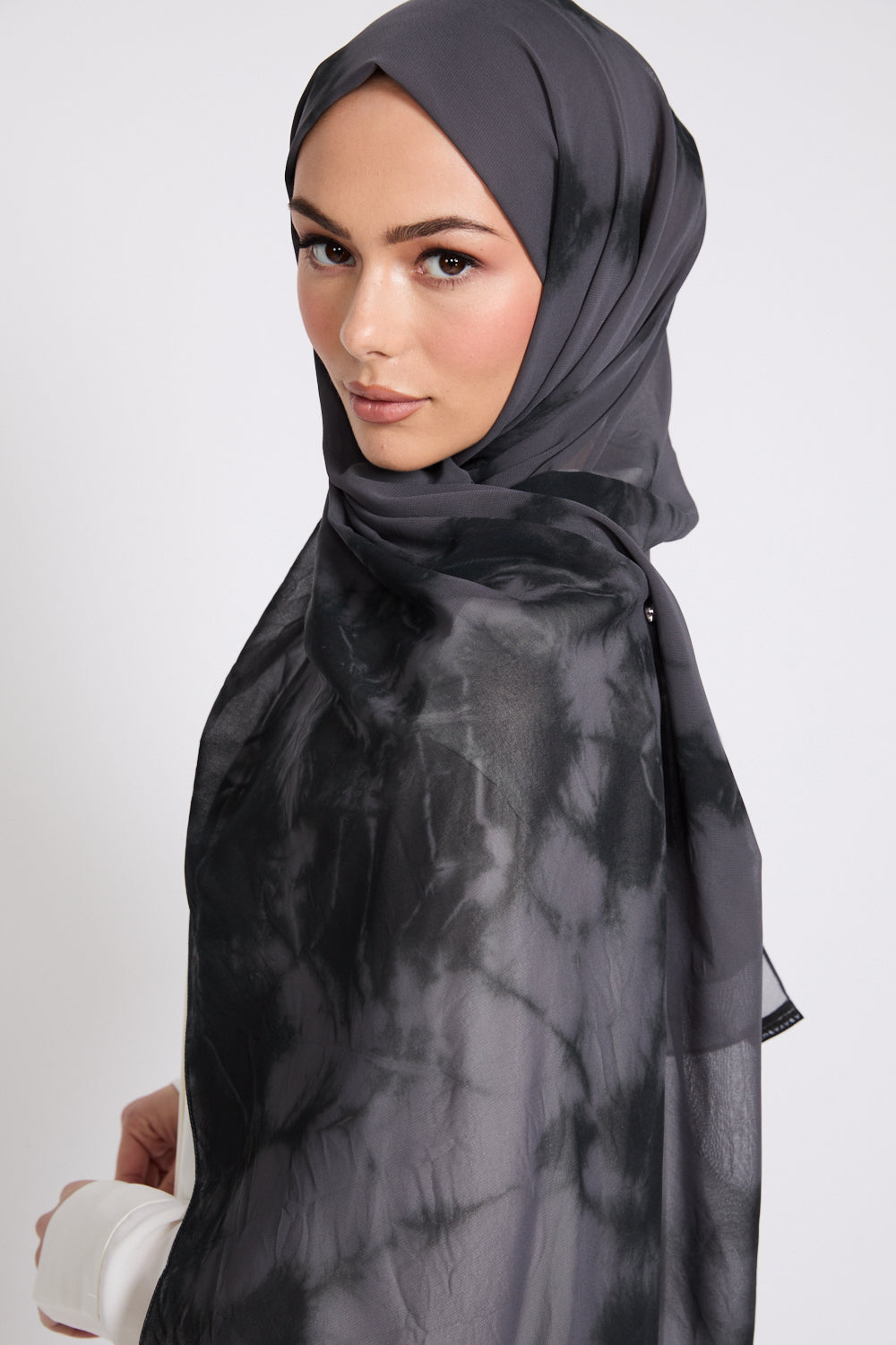 Georgette Chiffon Tie Dye Hijab - Noir Eclipse