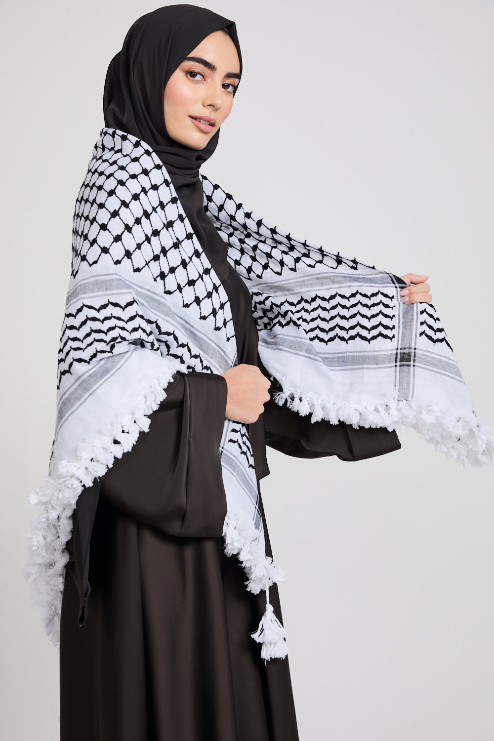 Premium Keffiyeh Scarf With Tassels- Black And White