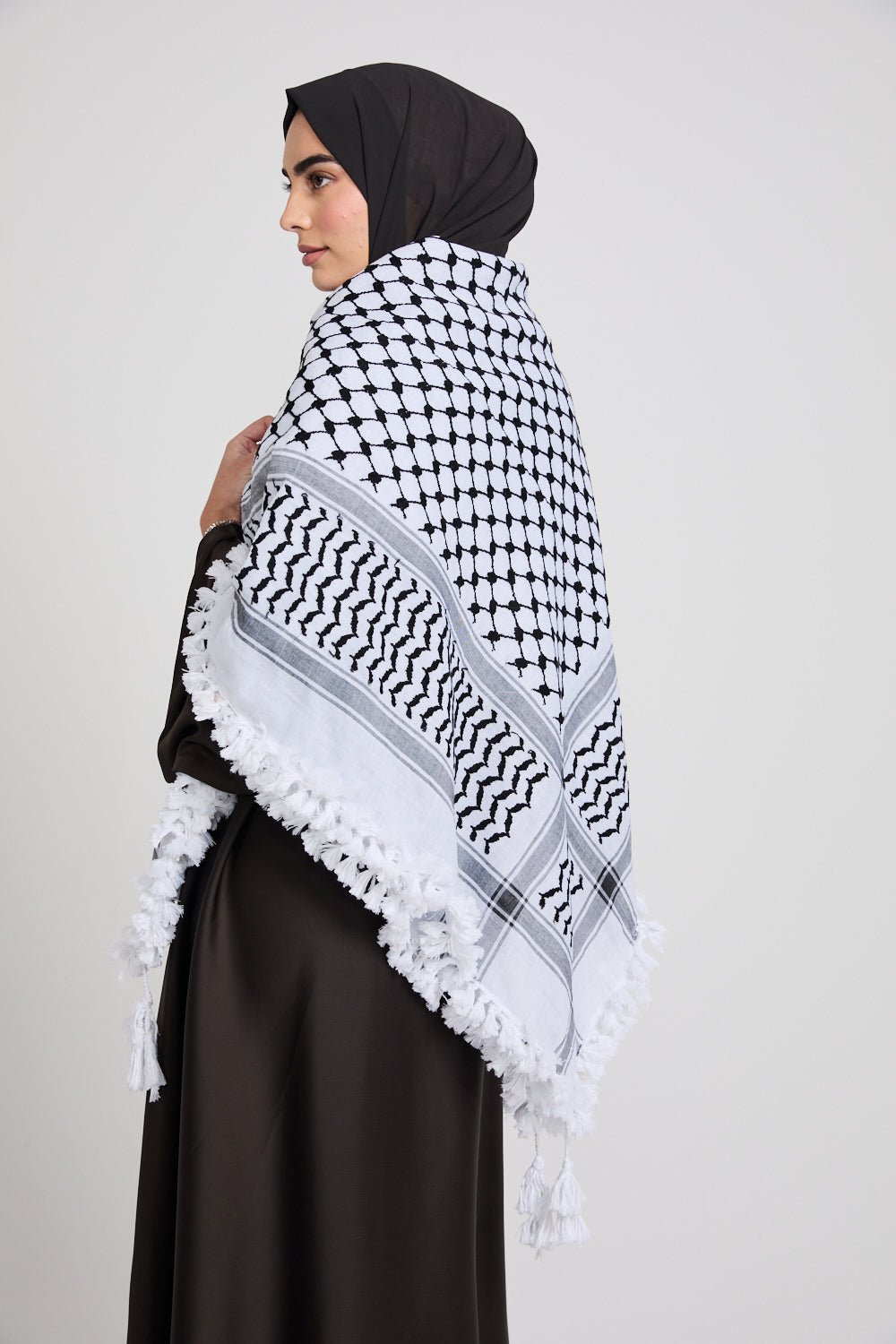 Premium Keffiyeh Scarf With Tassels- Black And White