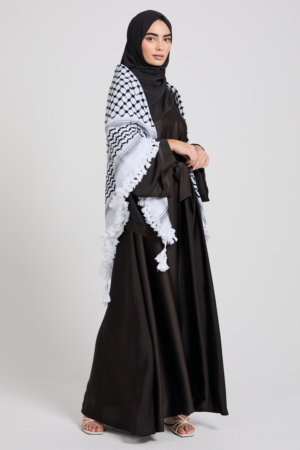 Premium Keffiyeh Scarf With Tassels- Black And White