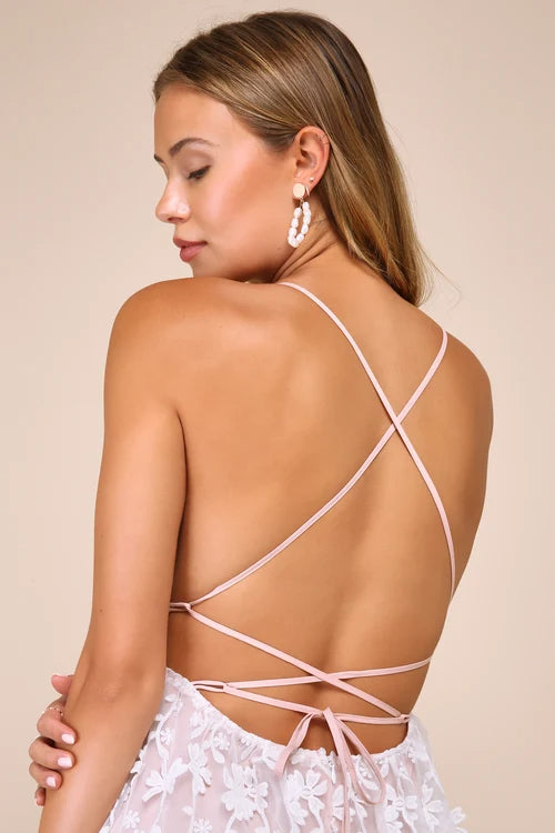 Abito midi con applicazioni floreali 3D in bianco