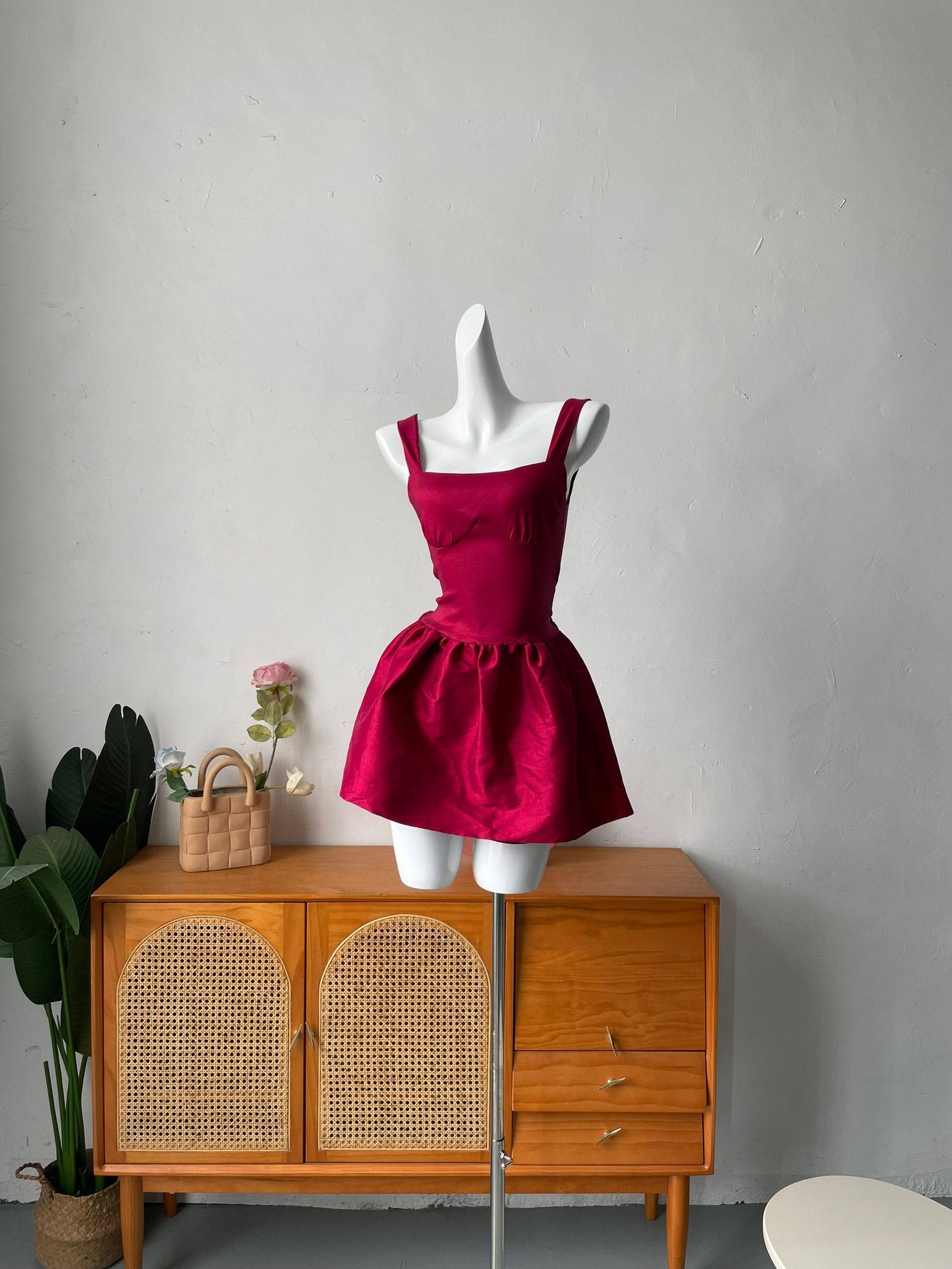 camisole waist slim sleeveless mini dress in red