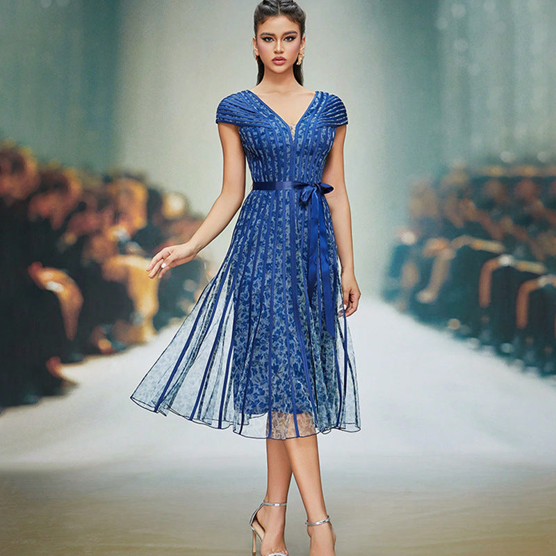 v-neck floral print tulle midi dress in blue
