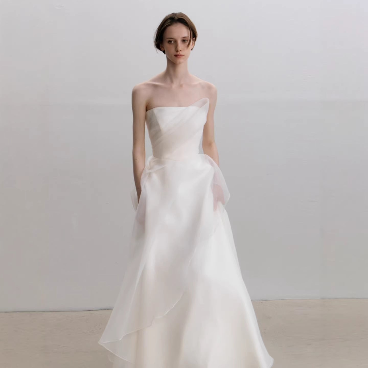 Lyuba White French Lightweight High-End Strapless Slim Fit Simple Maxi Dress