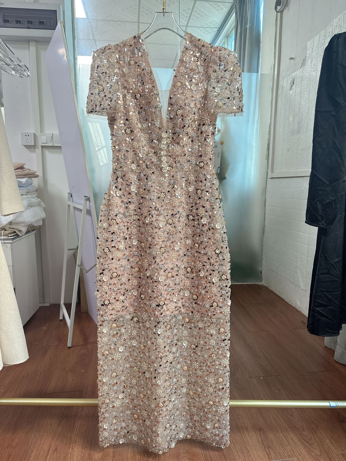 sleeveless flower Embroidery midi dress in beige