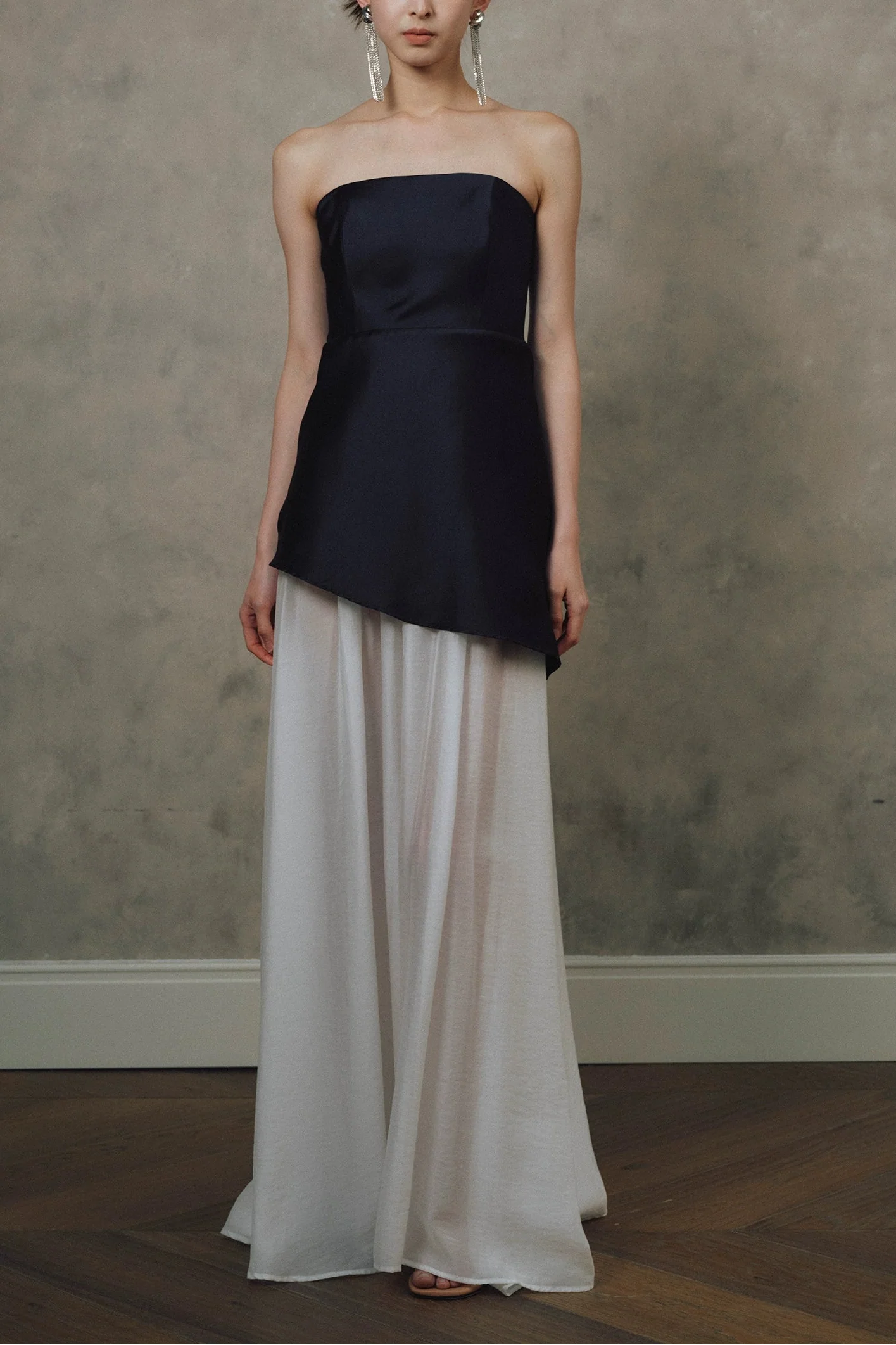 satin Spliced tulle strapless maxi dress - white
