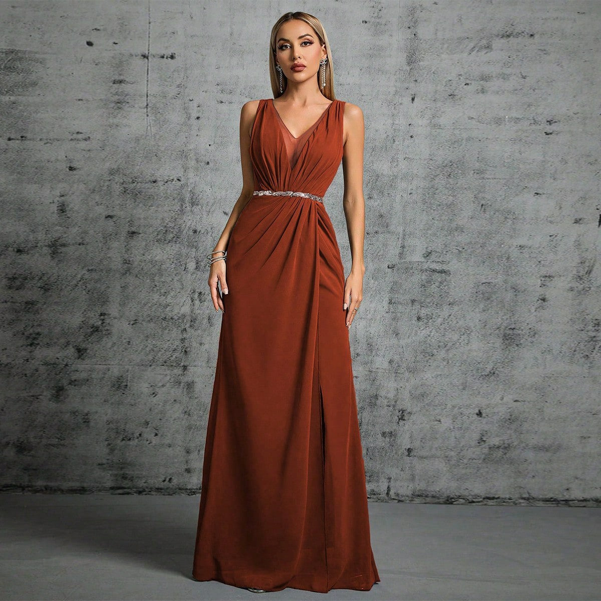 v neck ruched sleeveless maxi dress in brown