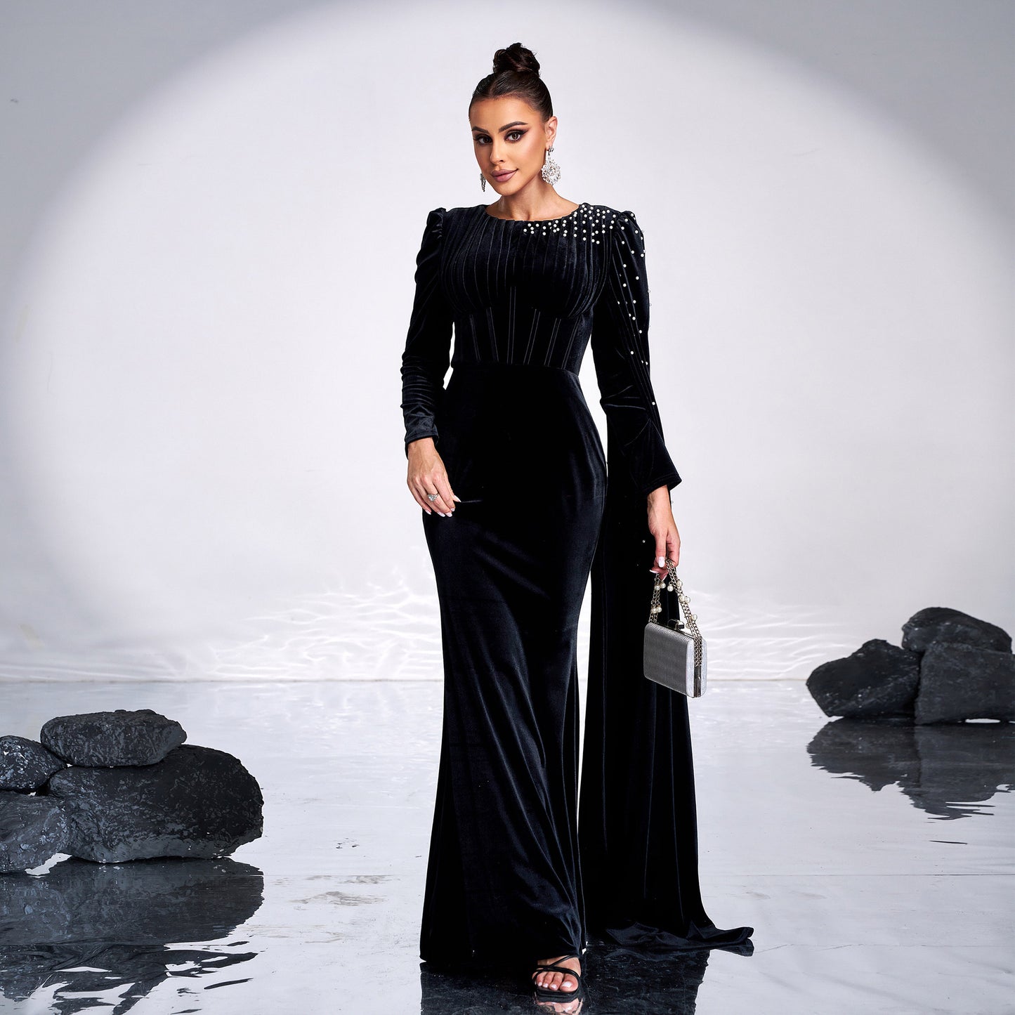 Round neck long sleeve long bodycon dress with rhinestones